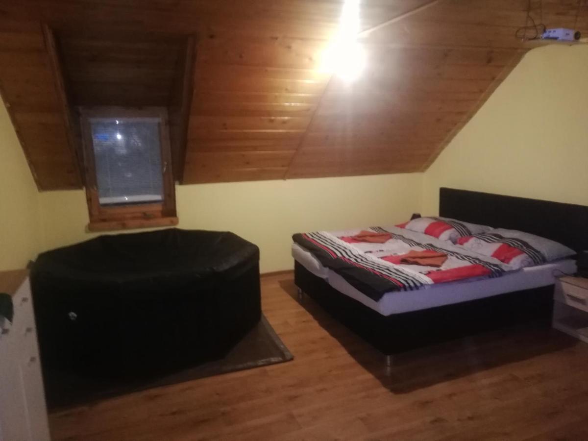 Appartamento privát femamki Licartovce Esterno foto