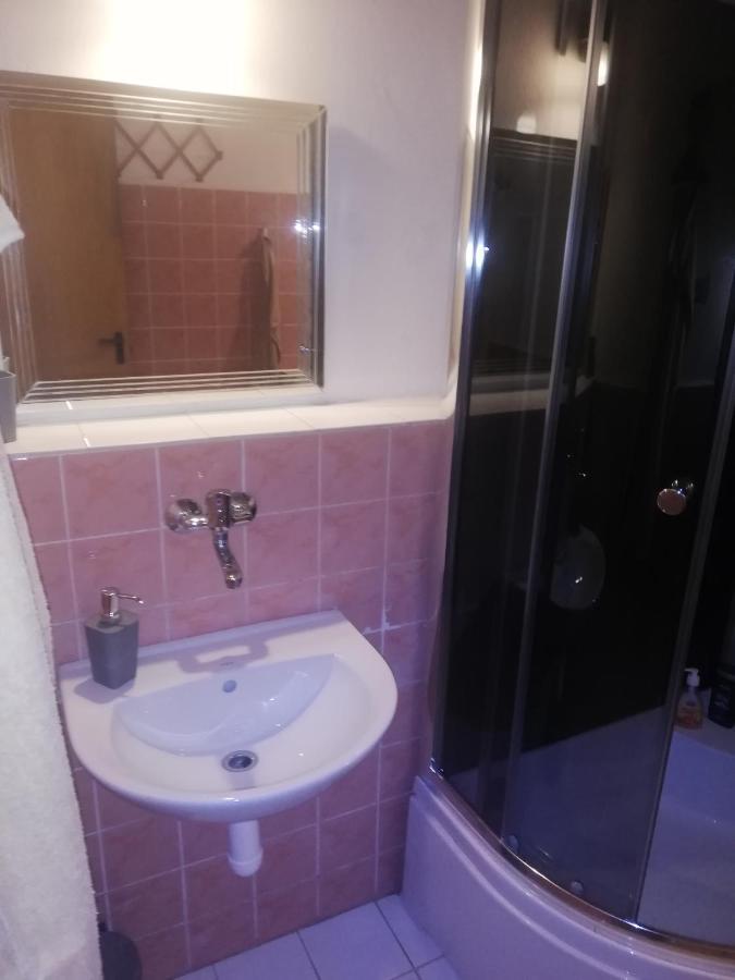 Appartamento privát femamki Licartovce Esterno foto