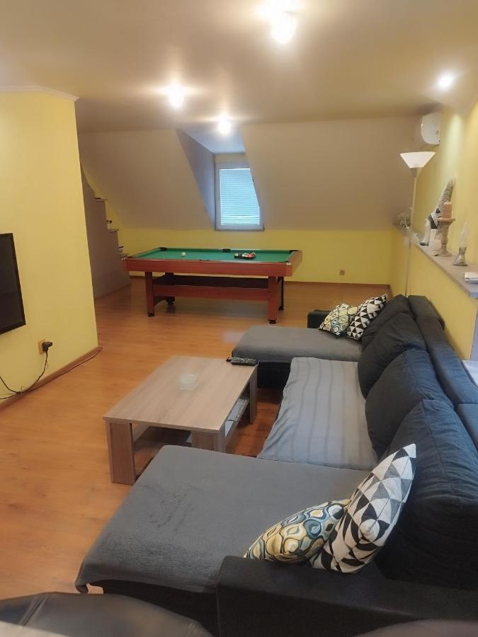 Appartamento privát femamki Licartovce Esterno foto